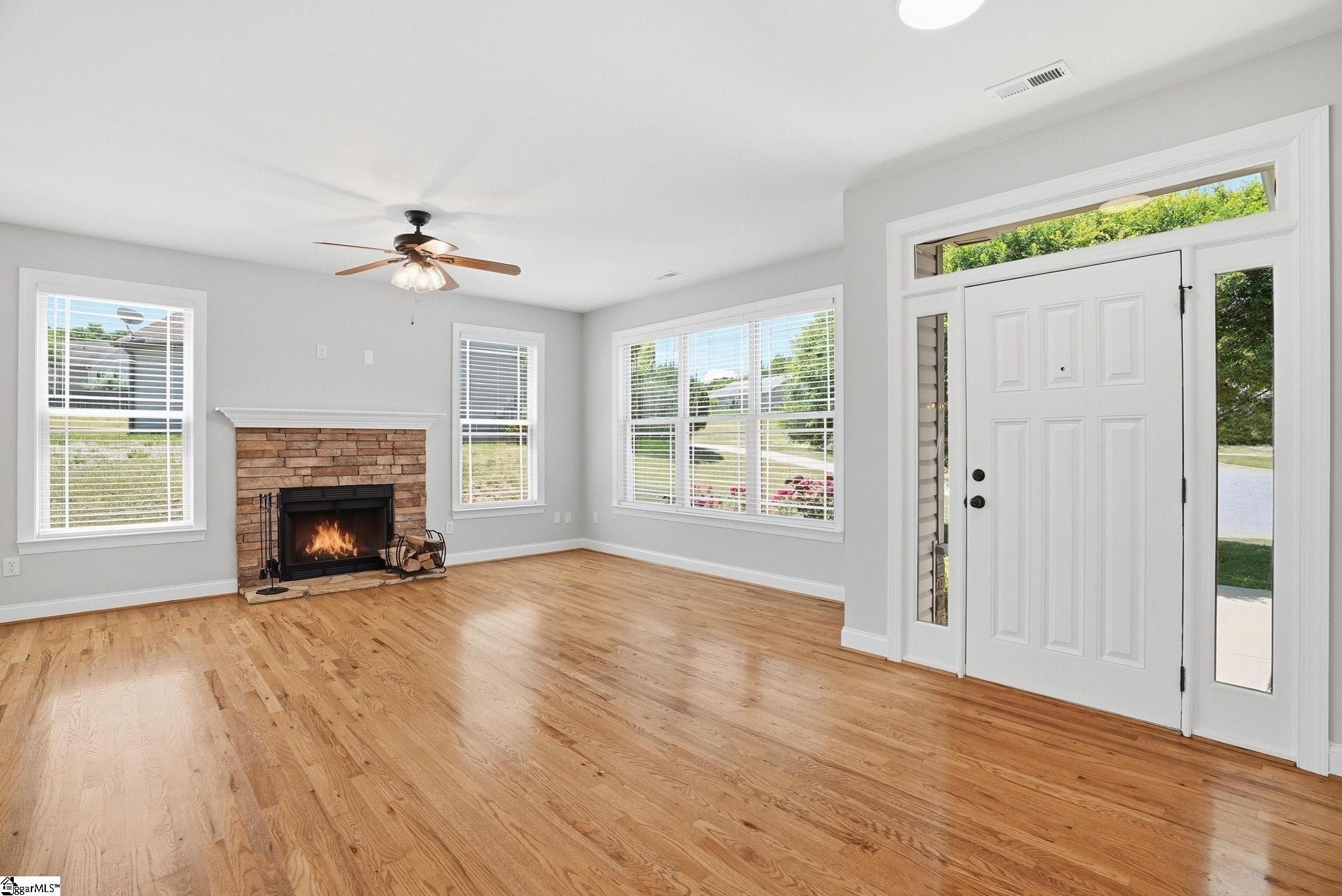 44 Crossland Way