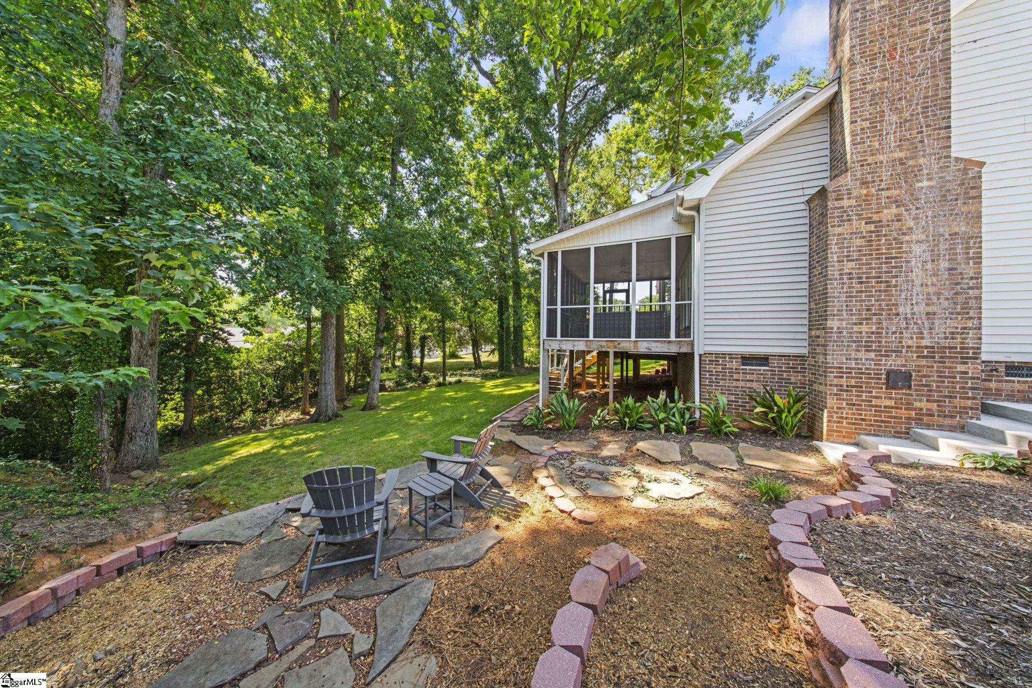 414 Phillips Lane