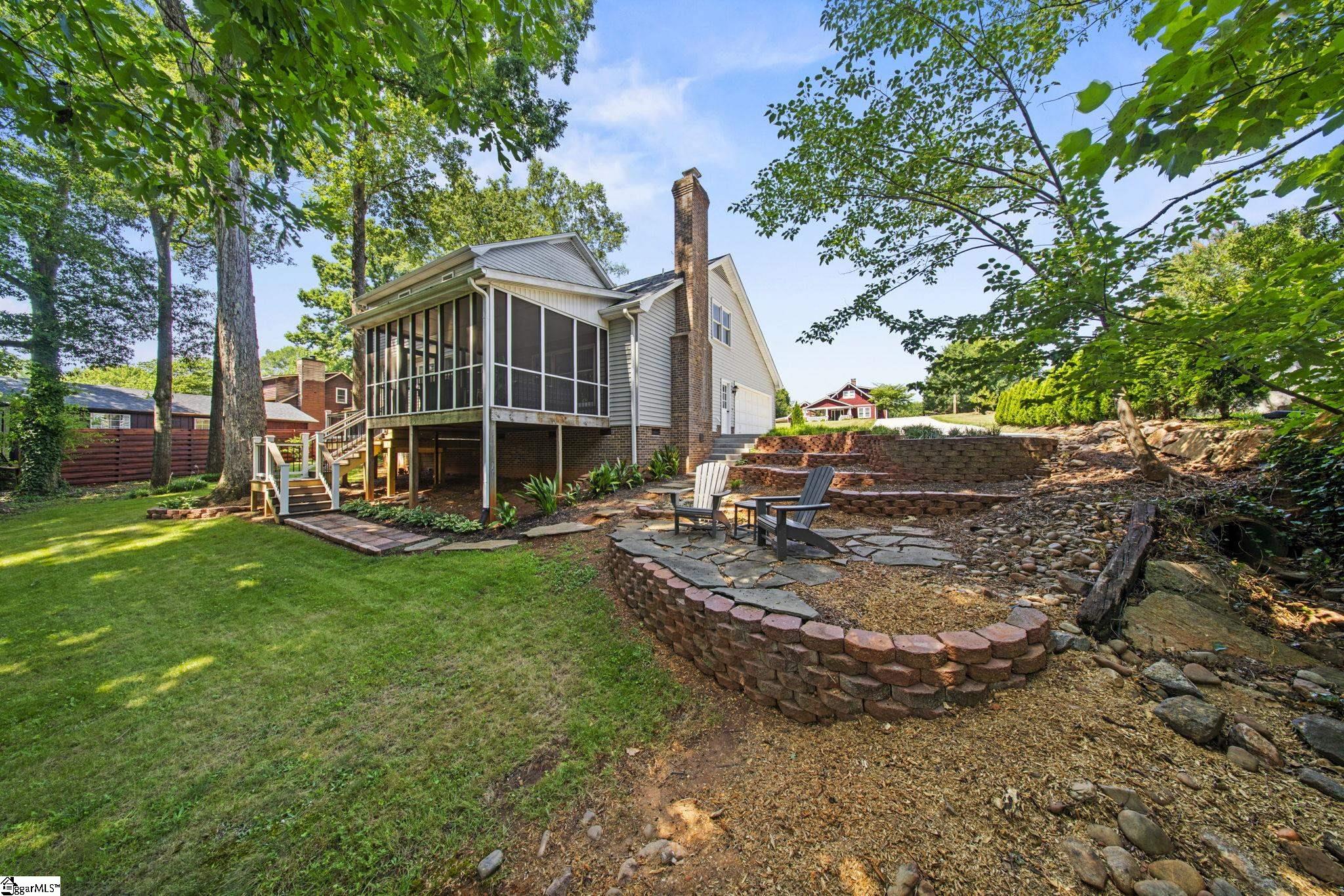 414 Phillips Lane