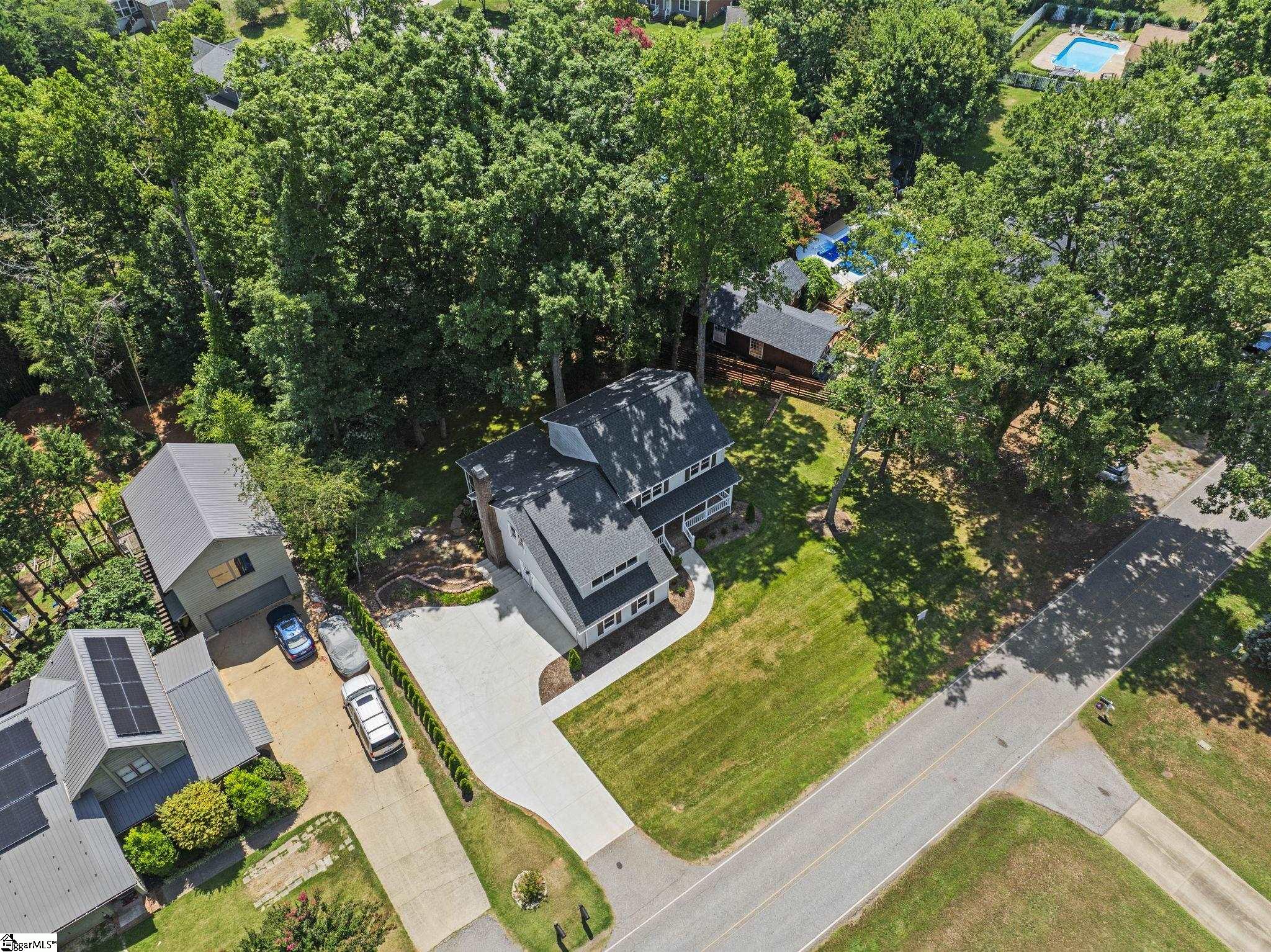 414 Phillips Lane