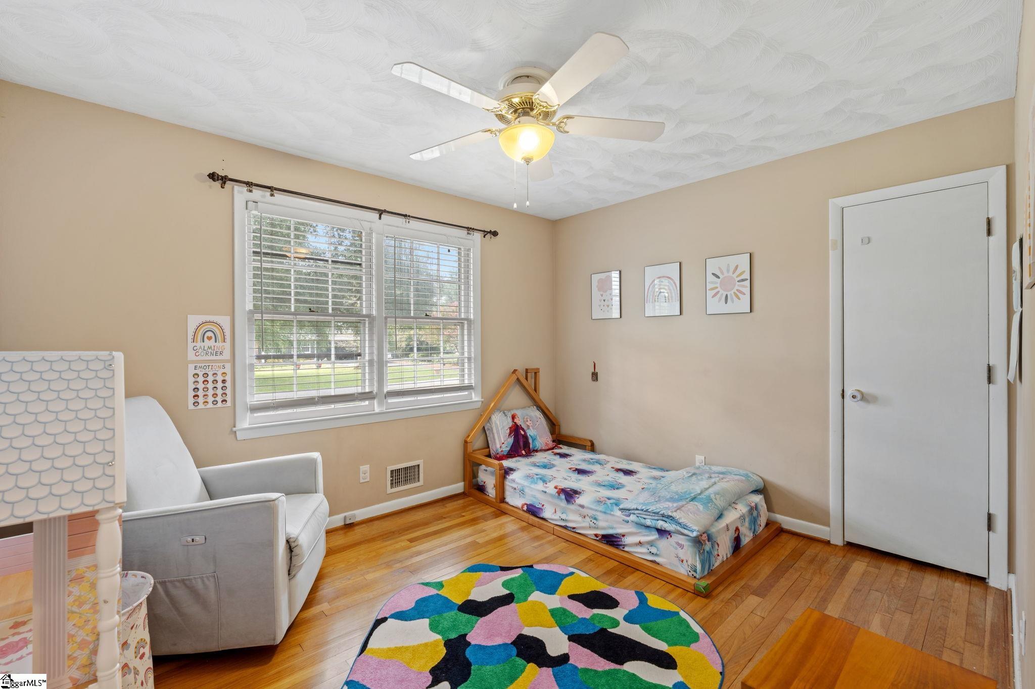105 Thunderbird Place
