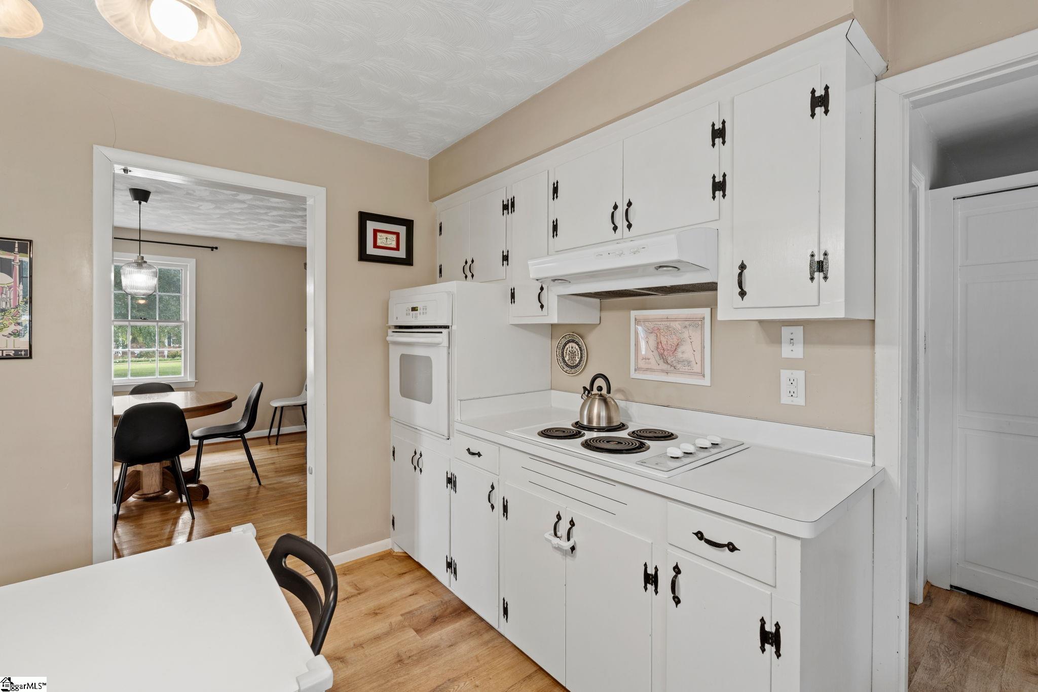 105 Thunderbird Place