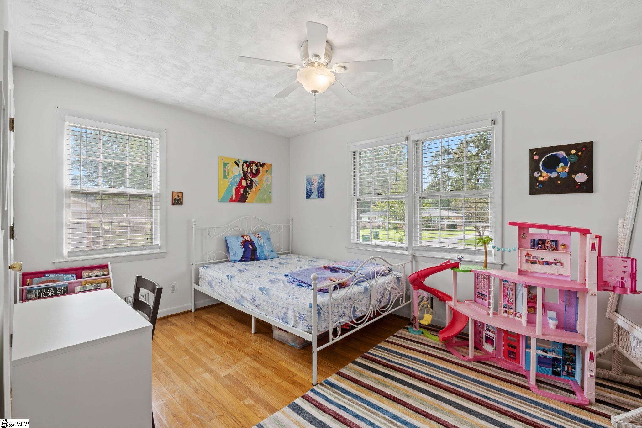 105 Thunderbird Place