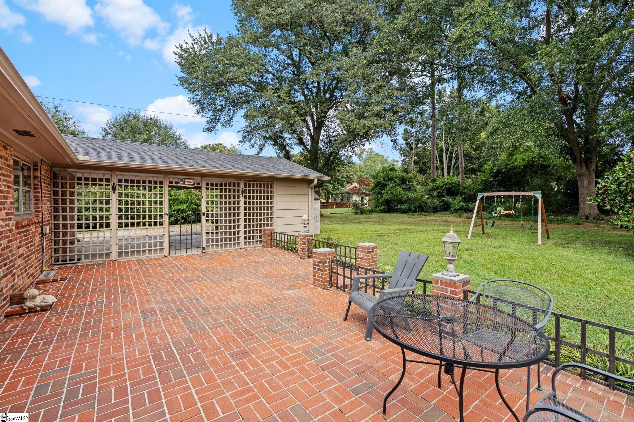 105 Thunderbird Place