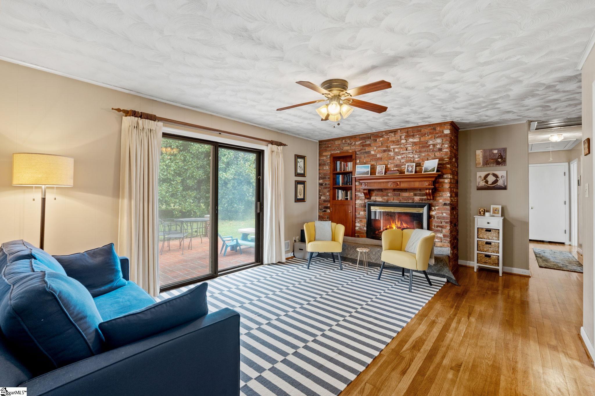 105 Thunderbird Place