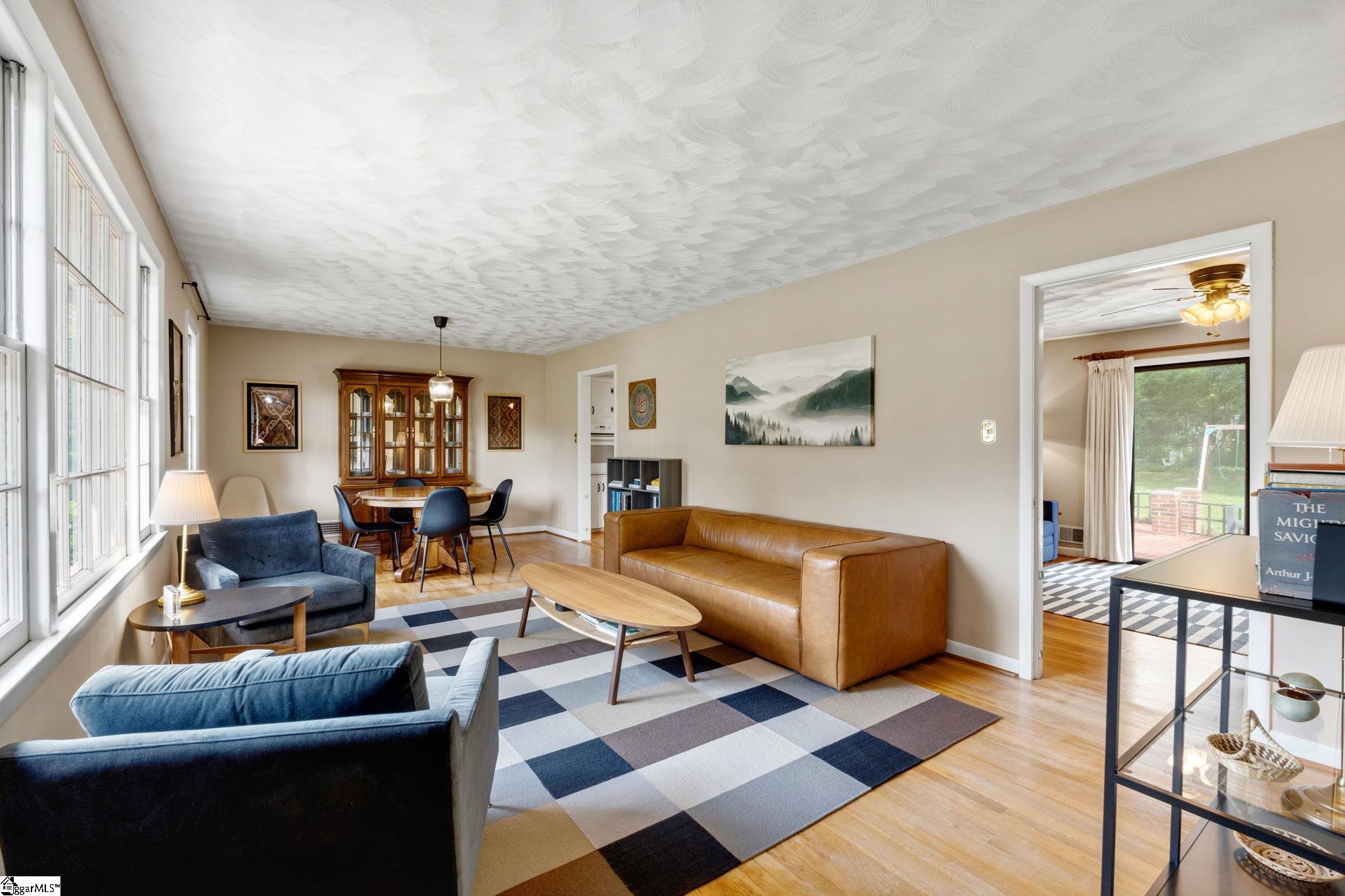 105 Thunderbird Place
