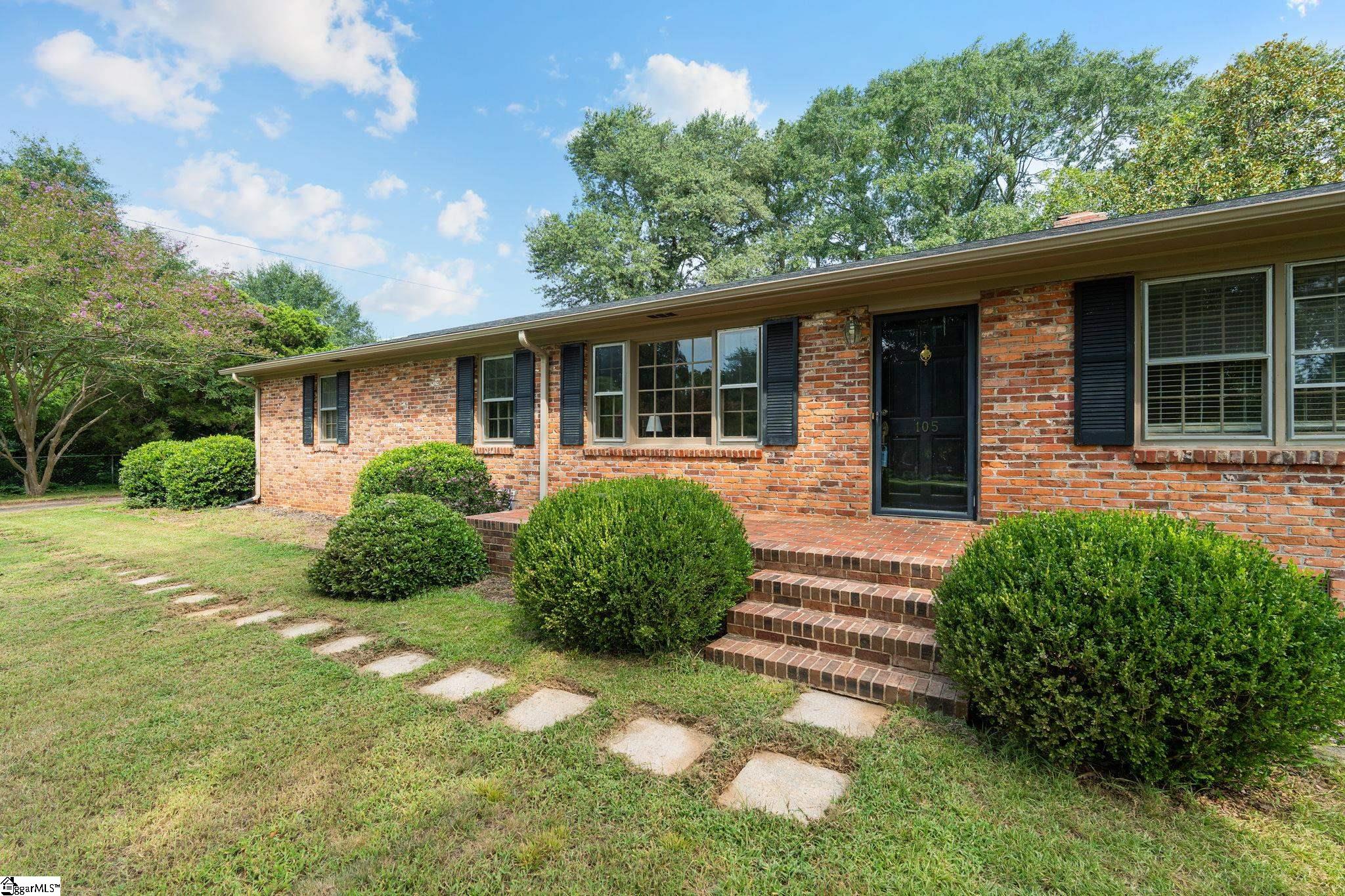105 Thunderbird Place