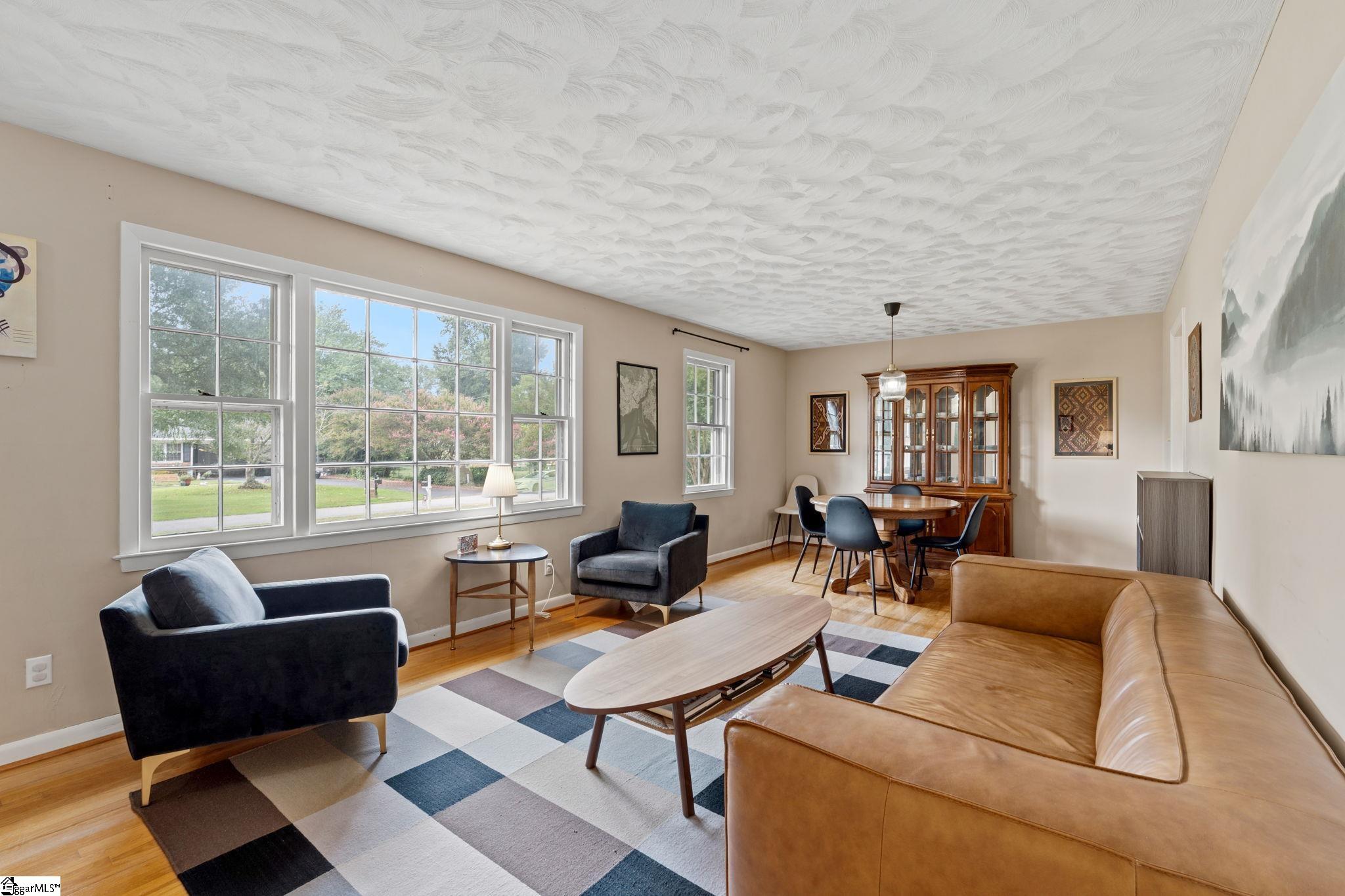 105 Thunderbird Place