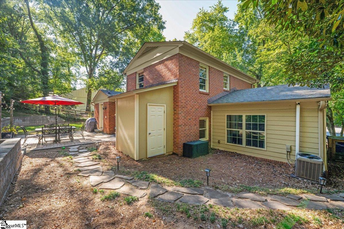 40 Lockwood Avenue
