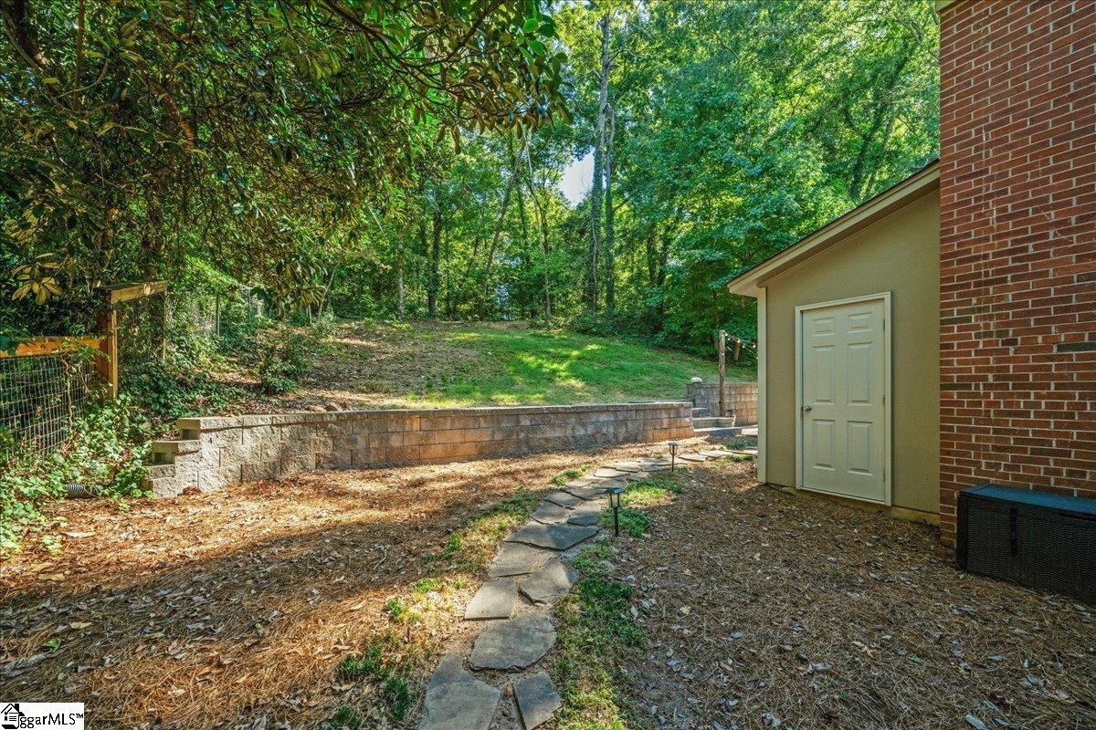 40 Lockwood Avenue
