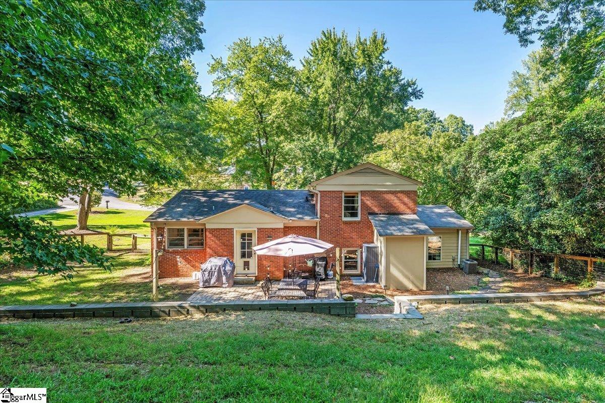 40 Lockwood Avenue