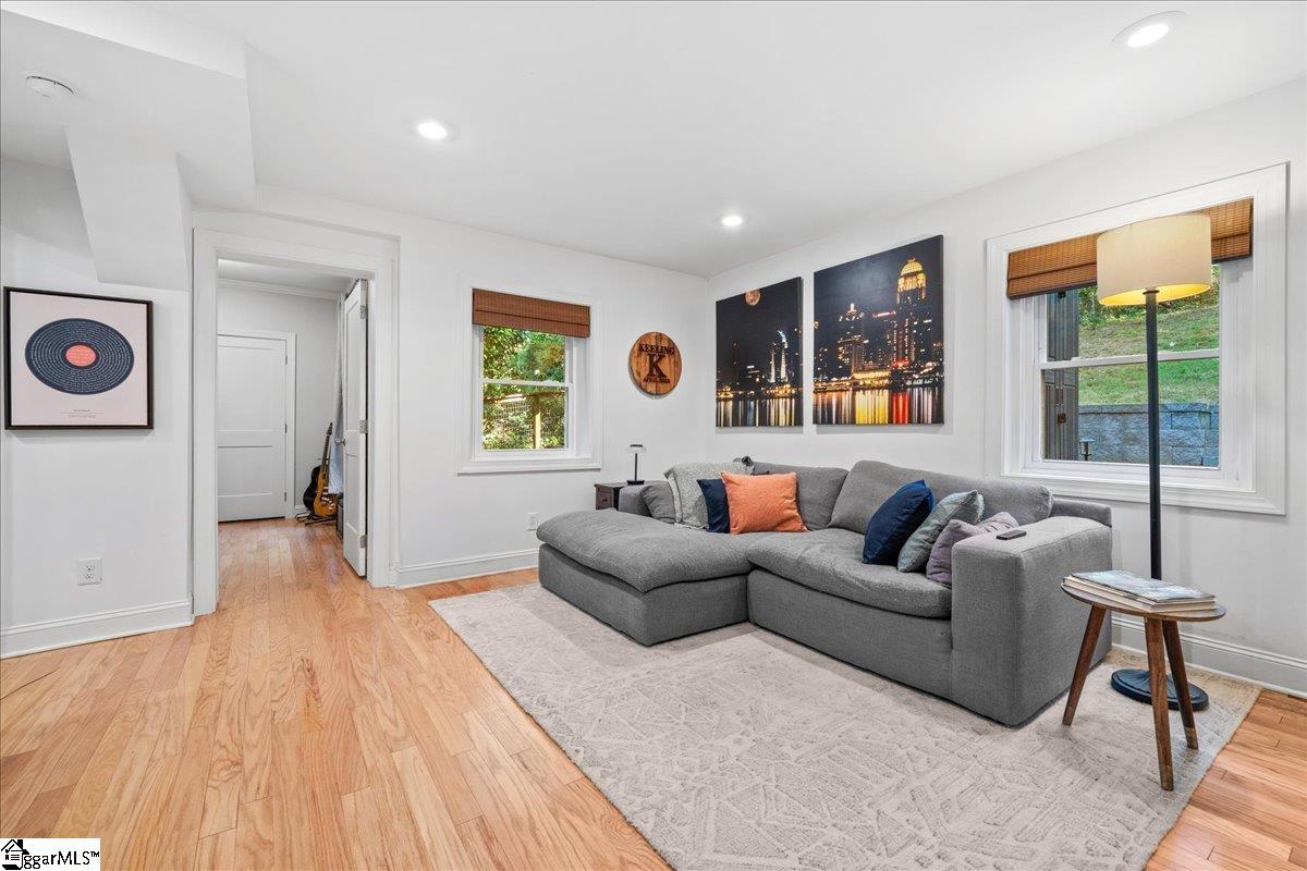 40 Lockwood Avenue