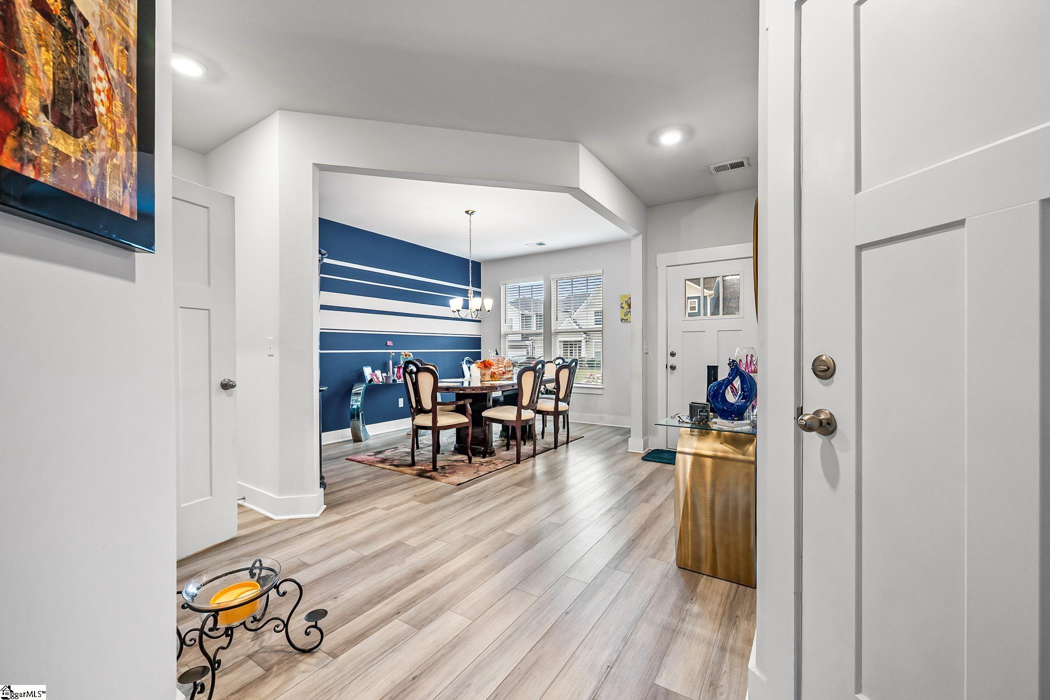 114 Pine Hollow Place