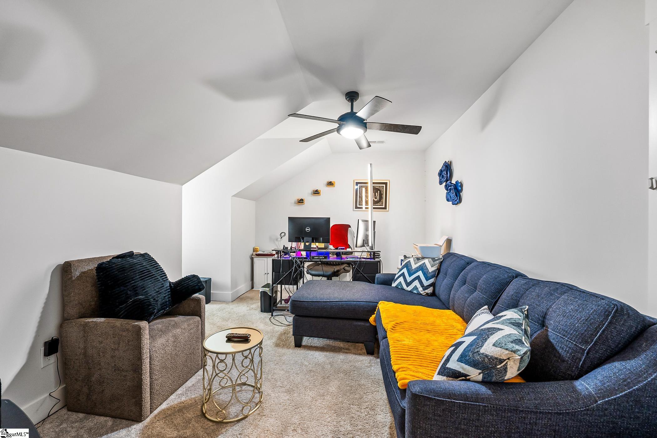 114 Pine Hollow Place