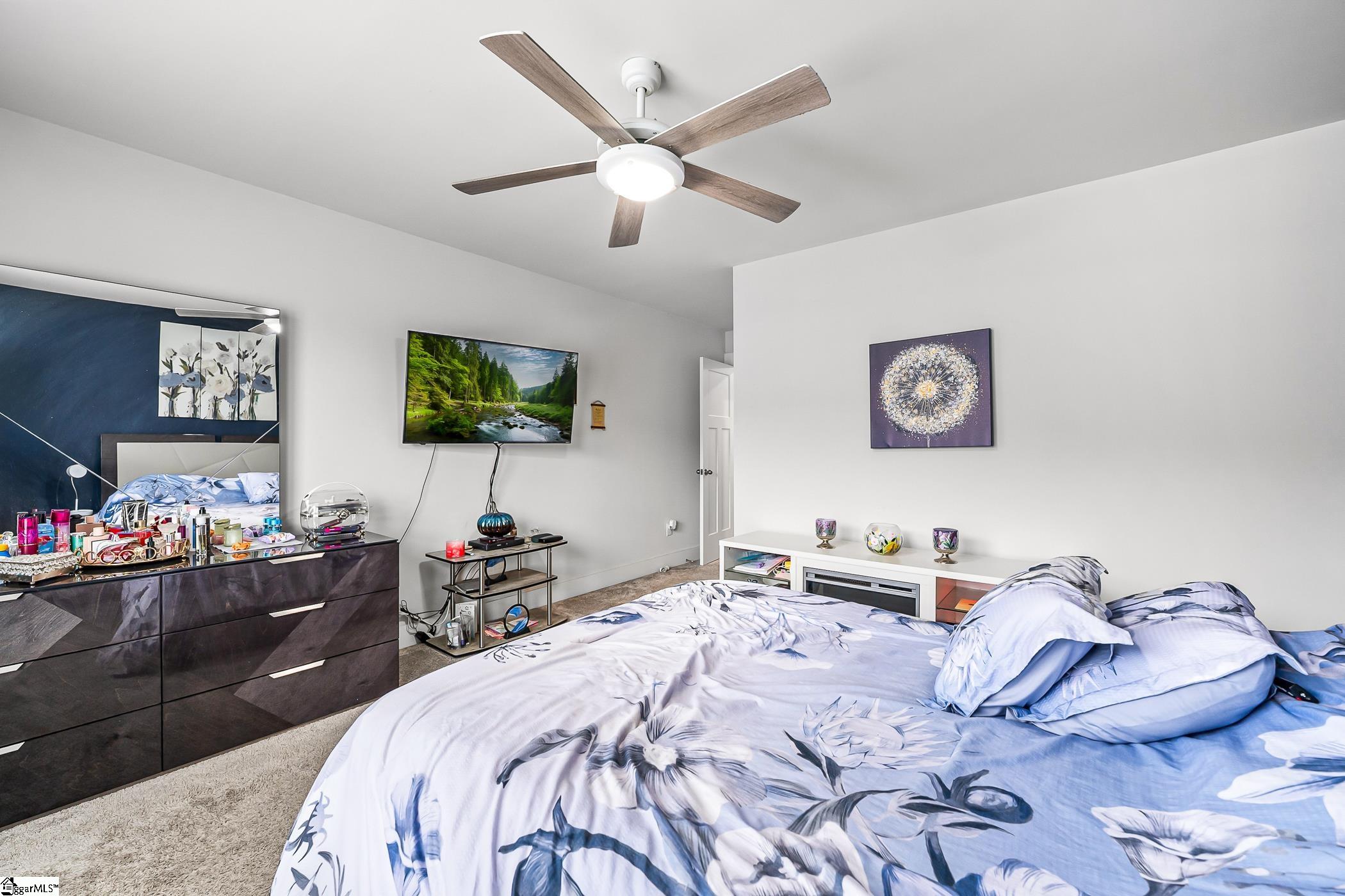 114 Pine Hollow Place