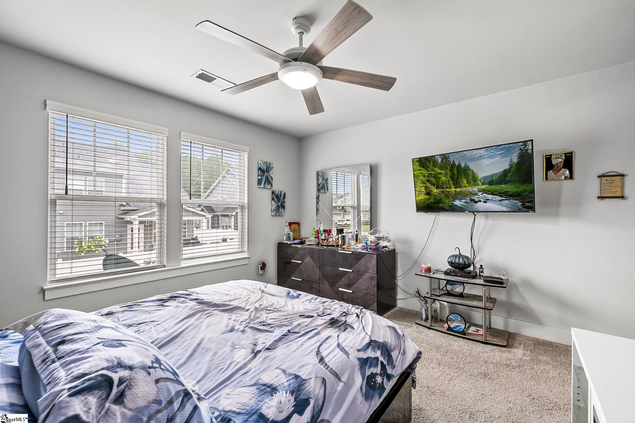 114 Pine Hollow Place