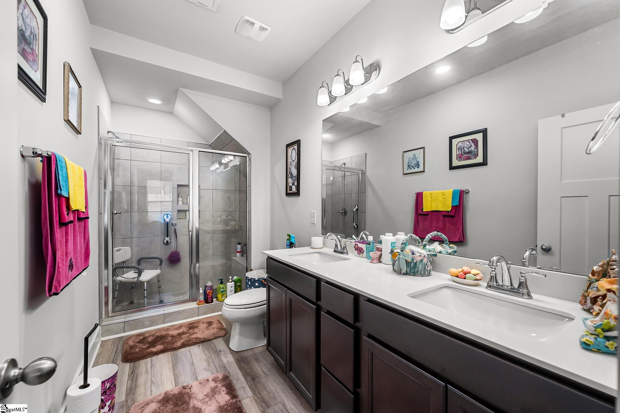 114 Pine Hollow Place