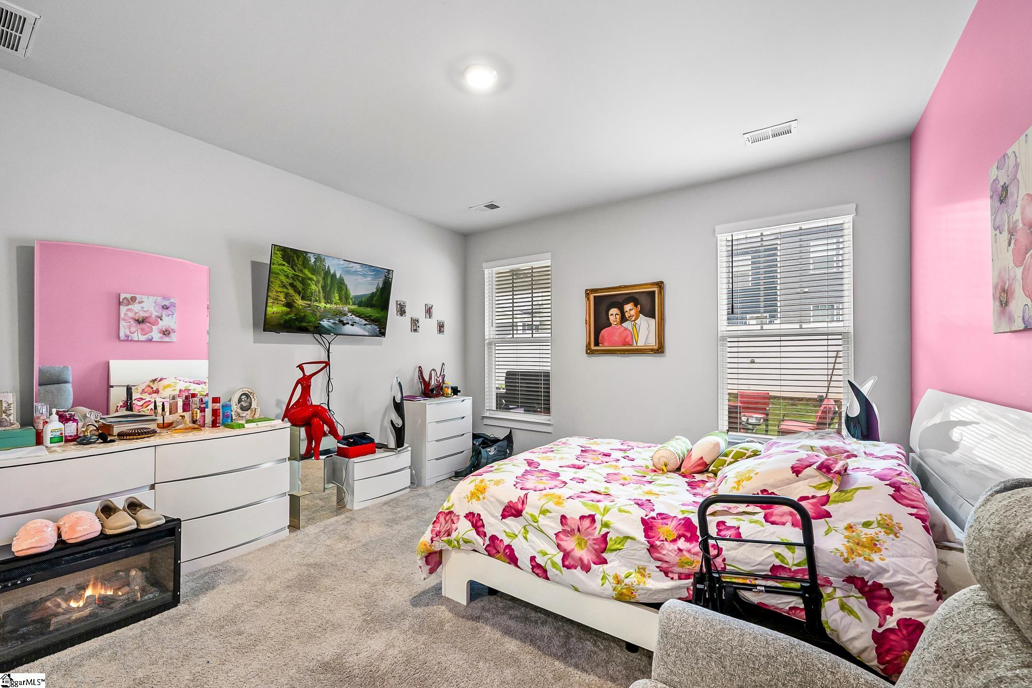 114 Pine Hollow Place