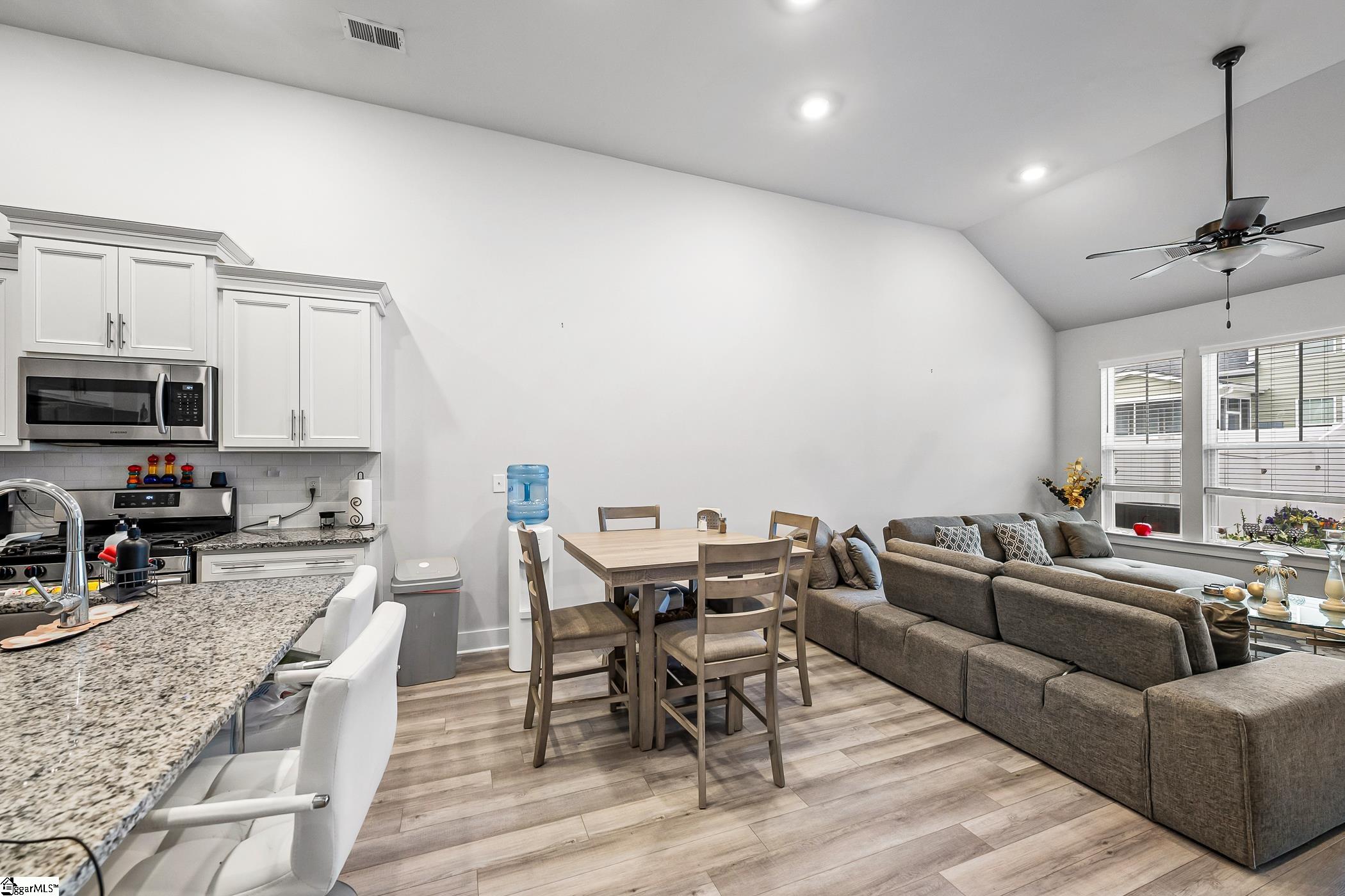 114 Pine Hollow Place