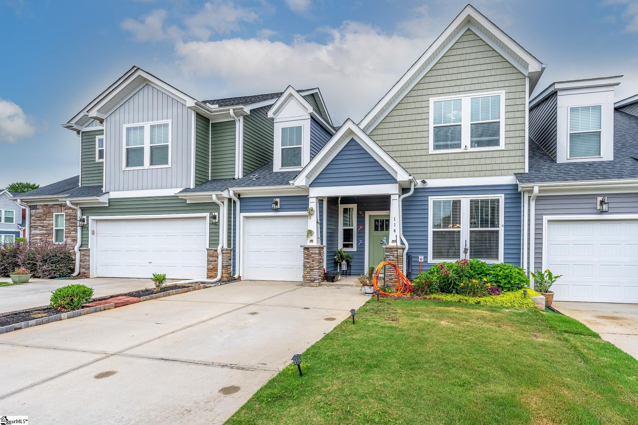 114 Pine Hollow Place