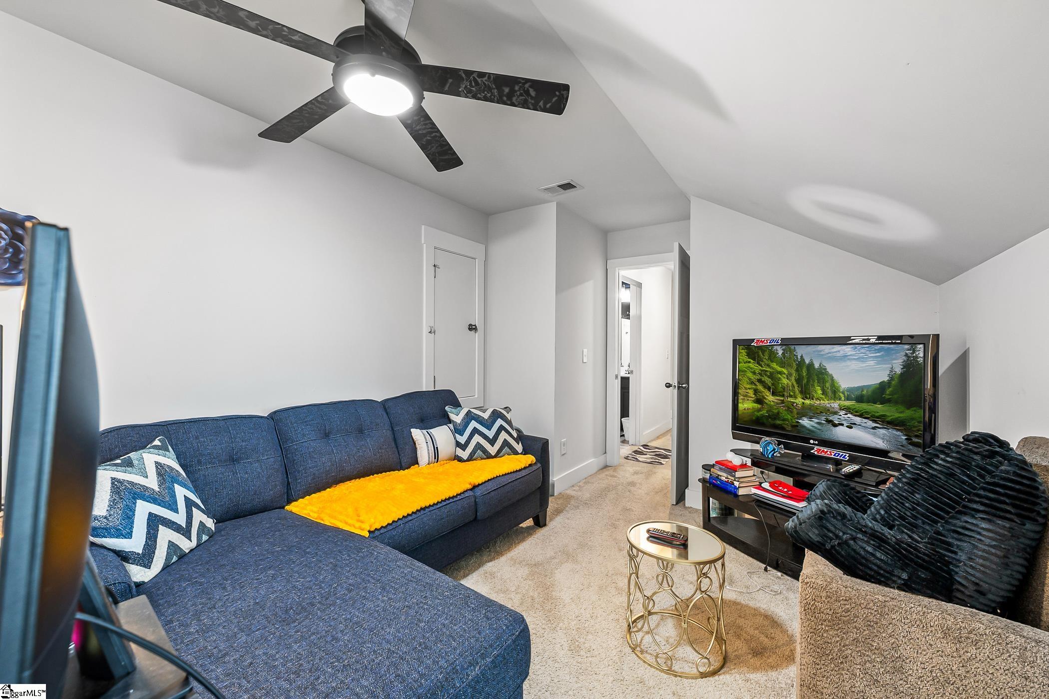 114 Pine Hollow Place