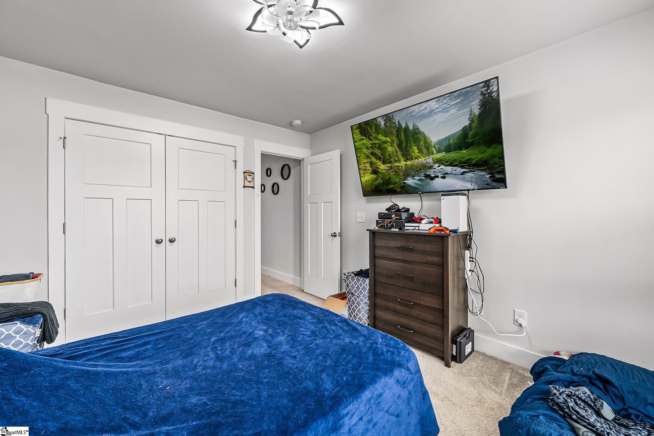 114 Pine Hollow Place