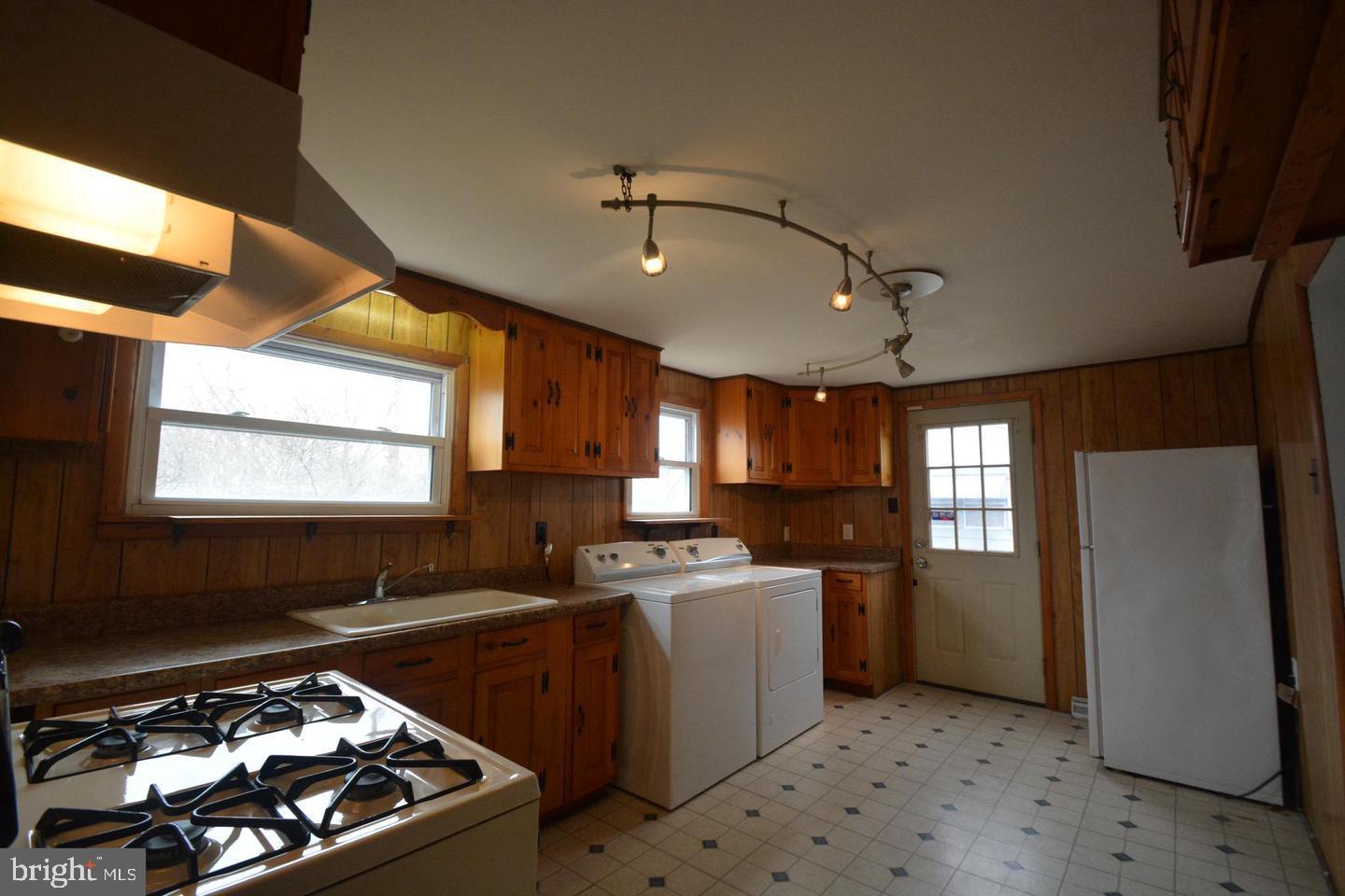 410 W MOUNT VERNON STREET