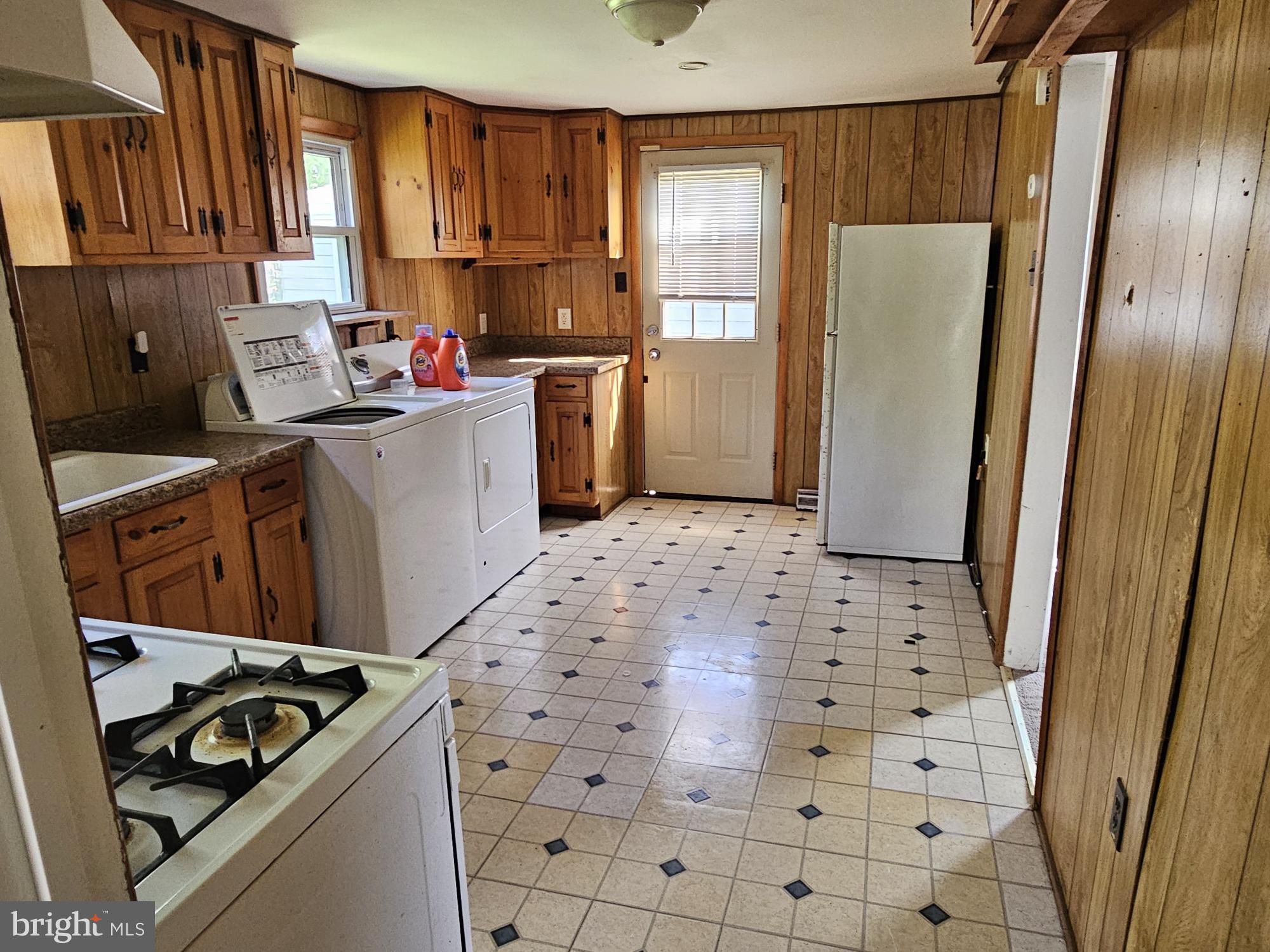 410 W MOUNT VERNON STREET