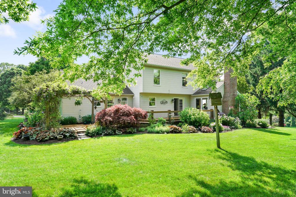 3 AUSPICE CIRCLE