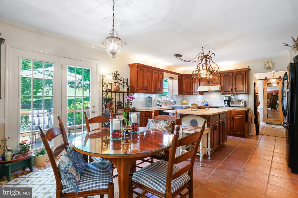 3 AUSPICE CIRCLE