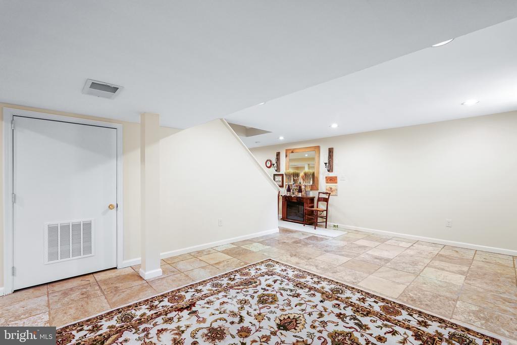 3 AUSPICE CIRCLE