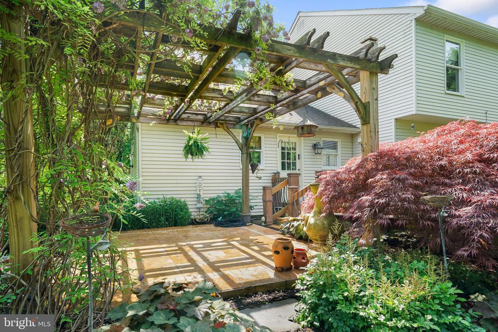 3 AUSPICE CIRCLE