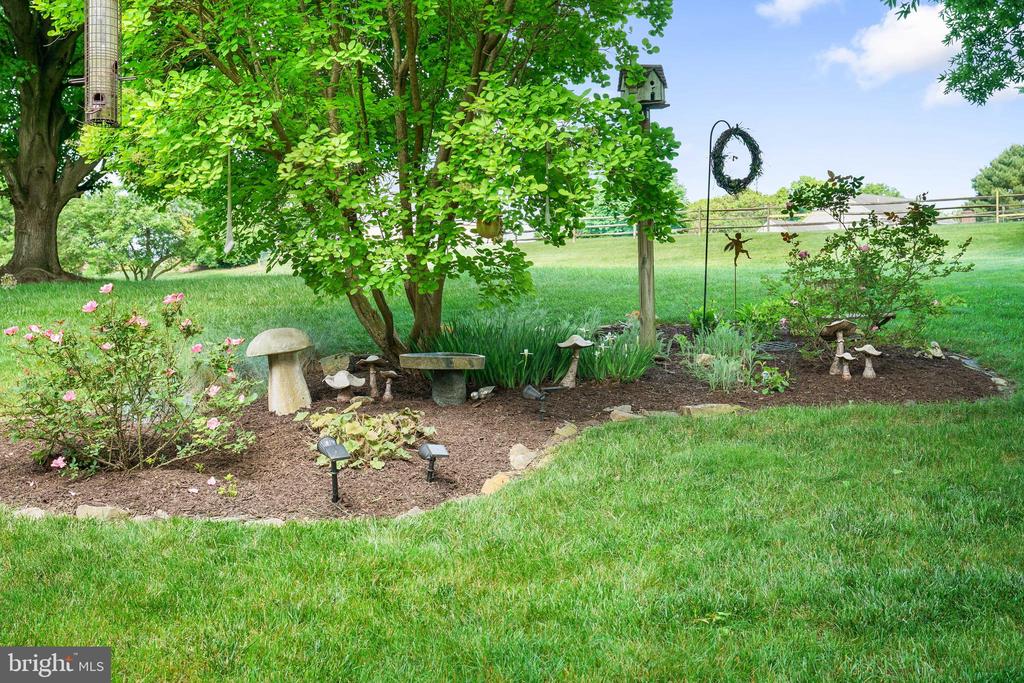 3 AUSPICE CIRCLE