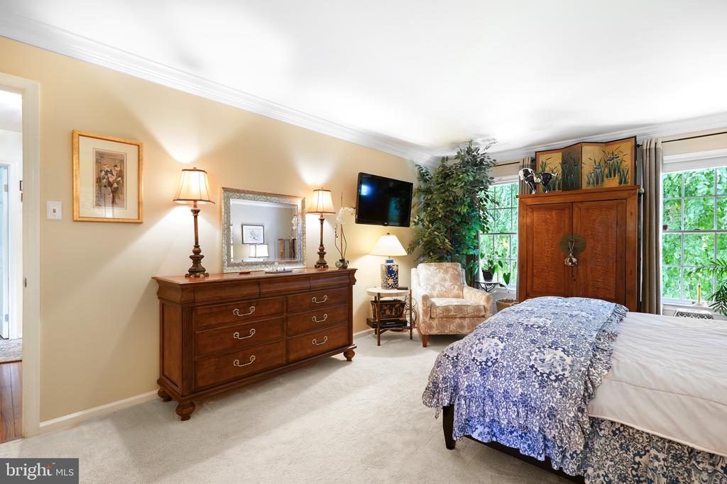3 AUSPICE CIRCLE