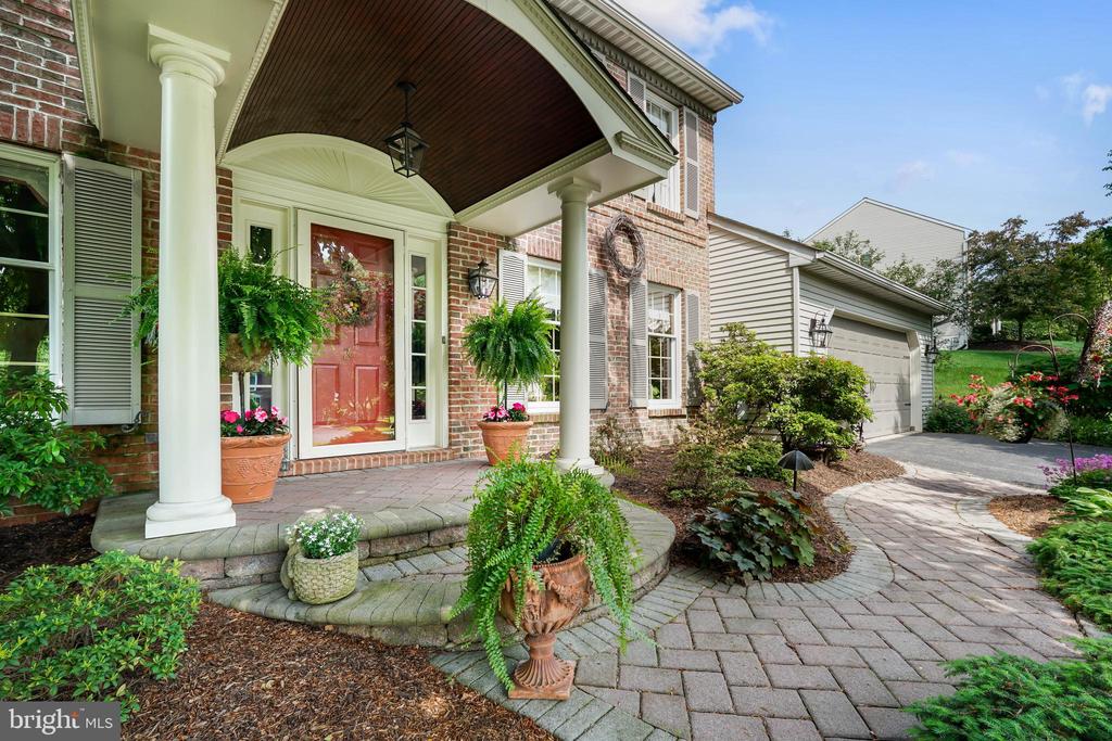 3 AUSPICE CIRCLE