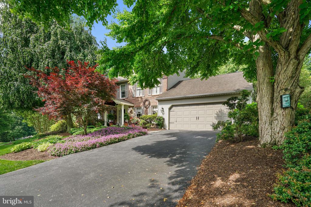3 AUSPICE CIRCLE