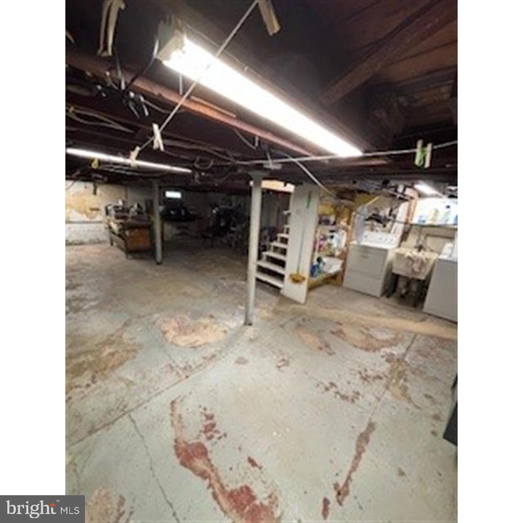 302 S WOODWARD AVENUE