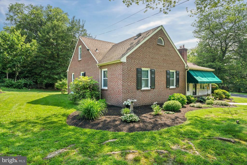 607 LINDSEY ROAD