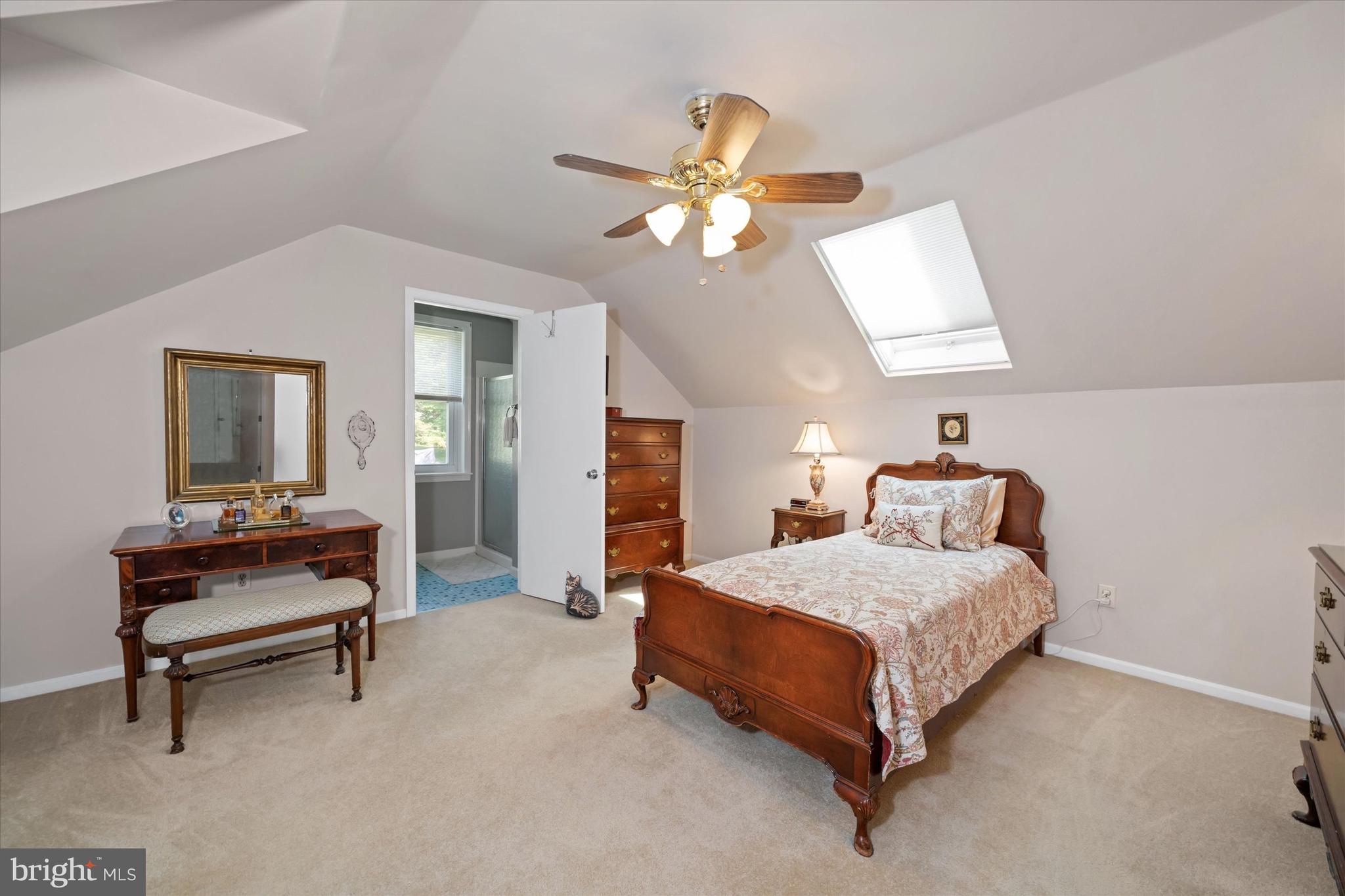 607 LINDSEY ROAD