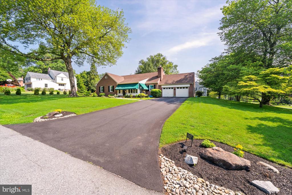607 LINDSEY ROAD