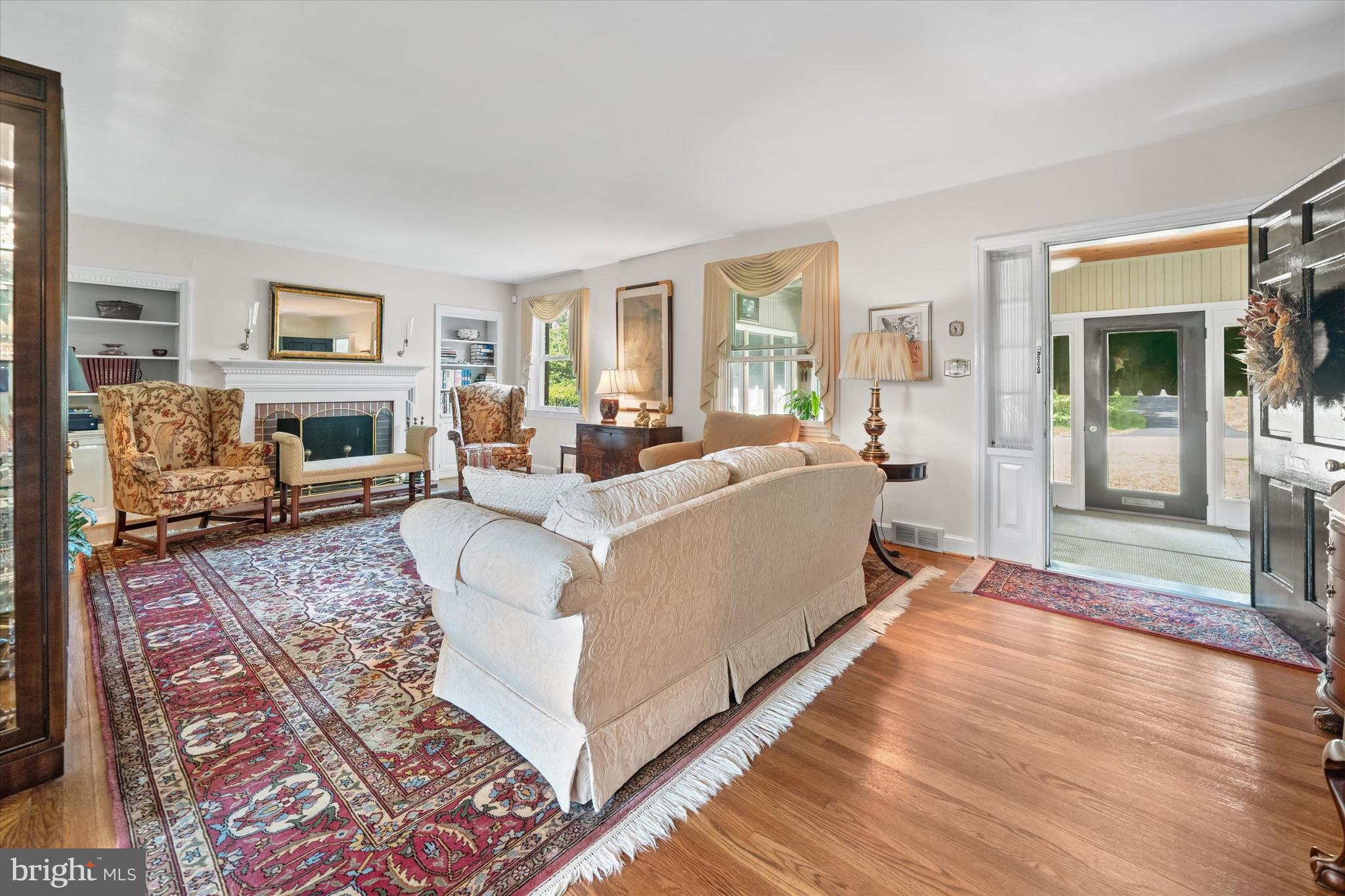 607 LINDSEY ROAD