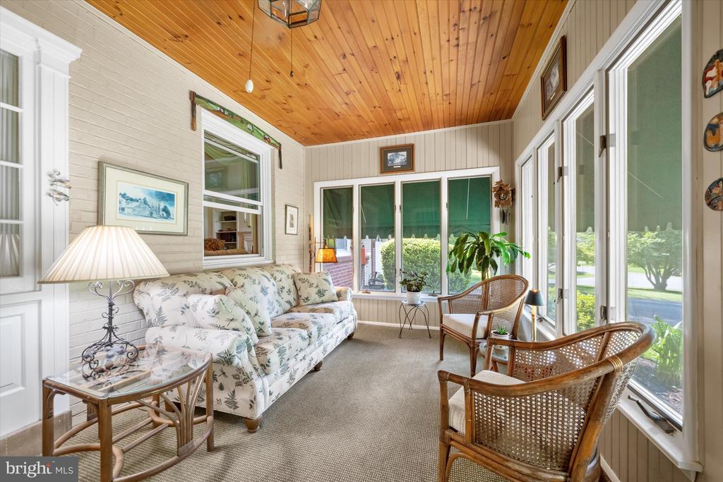 607 LINDSEY ROAD