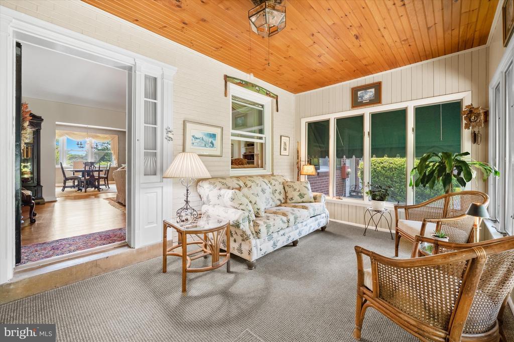607 LINDSEY ROAD