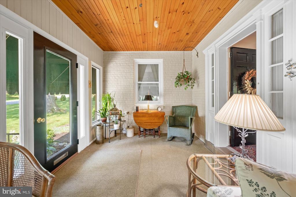 607 LINDSEY ROAD