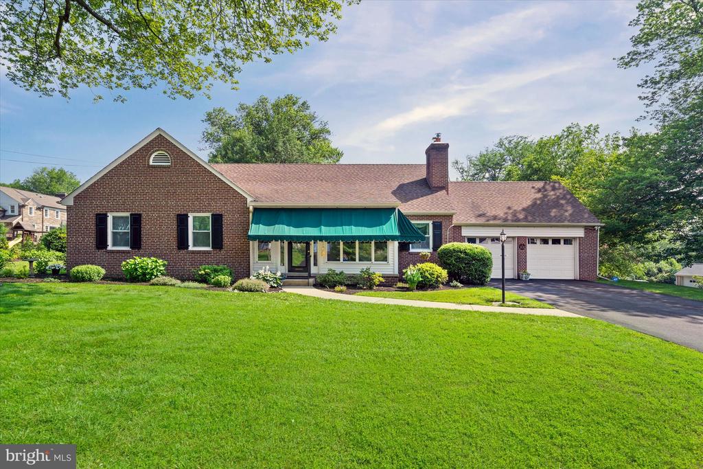607 LINDSEY ROAD