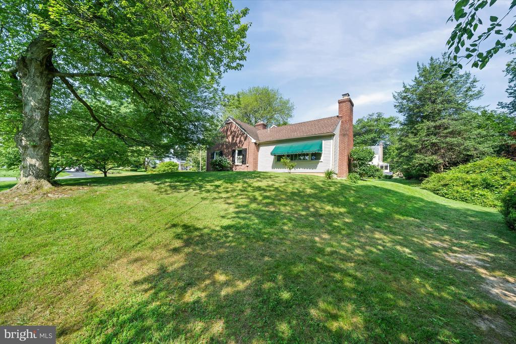 607 LINDSEY ROAD