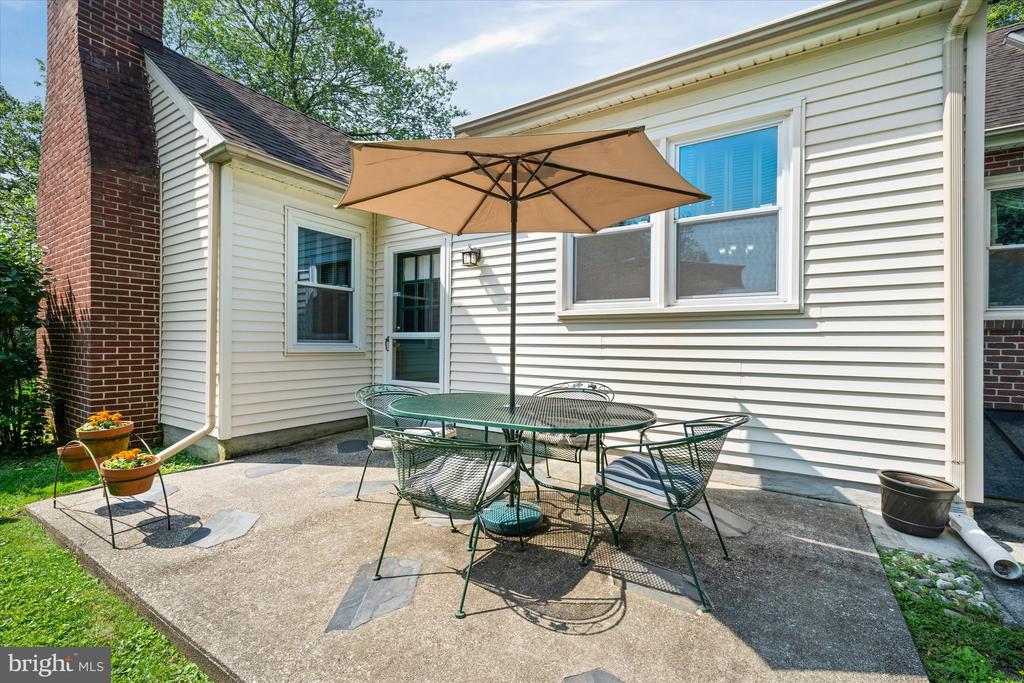 607 LINDSEY ROAD