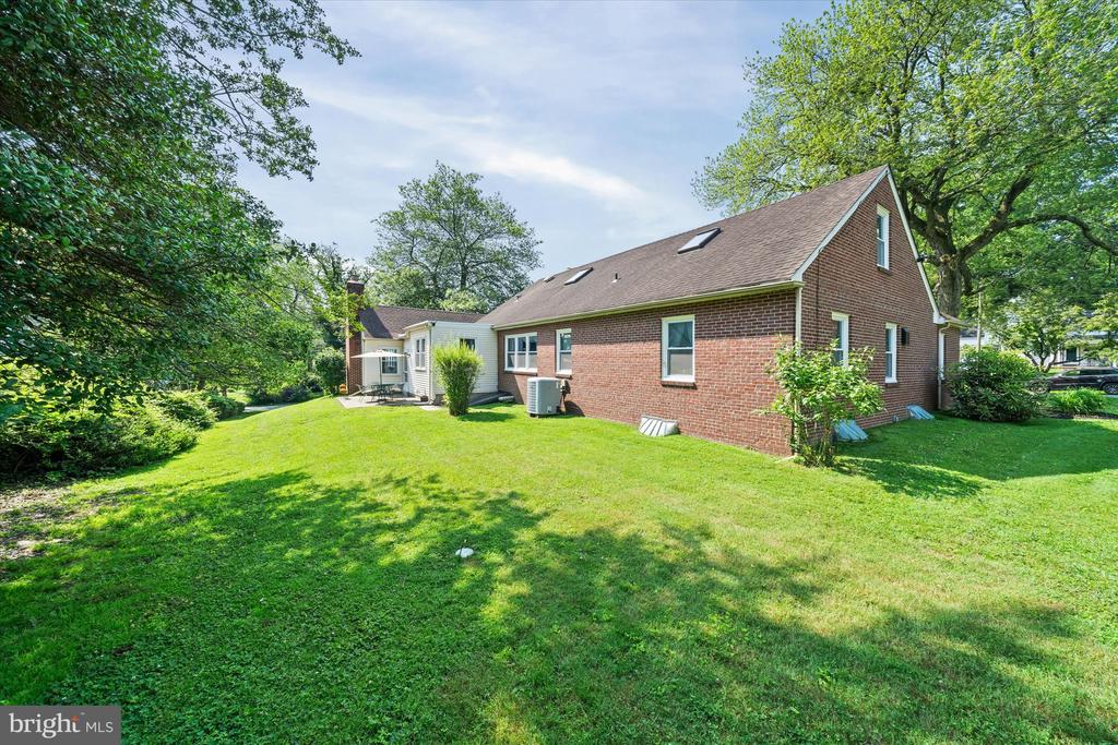 607 LINDSEY ROAD