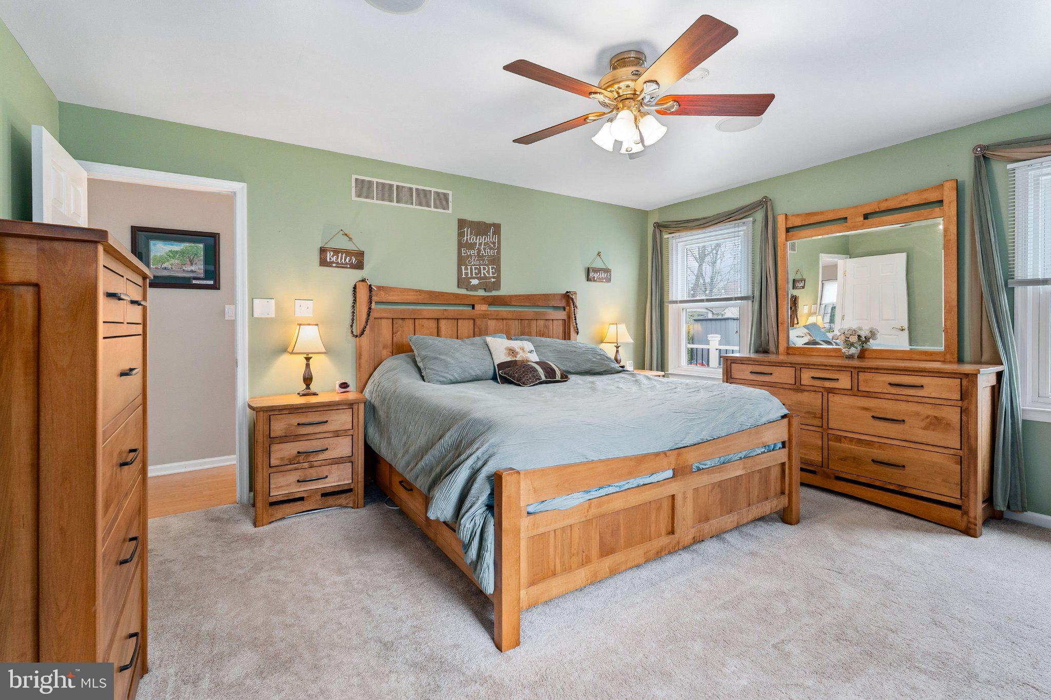 2 GREEN MEADOW COURT