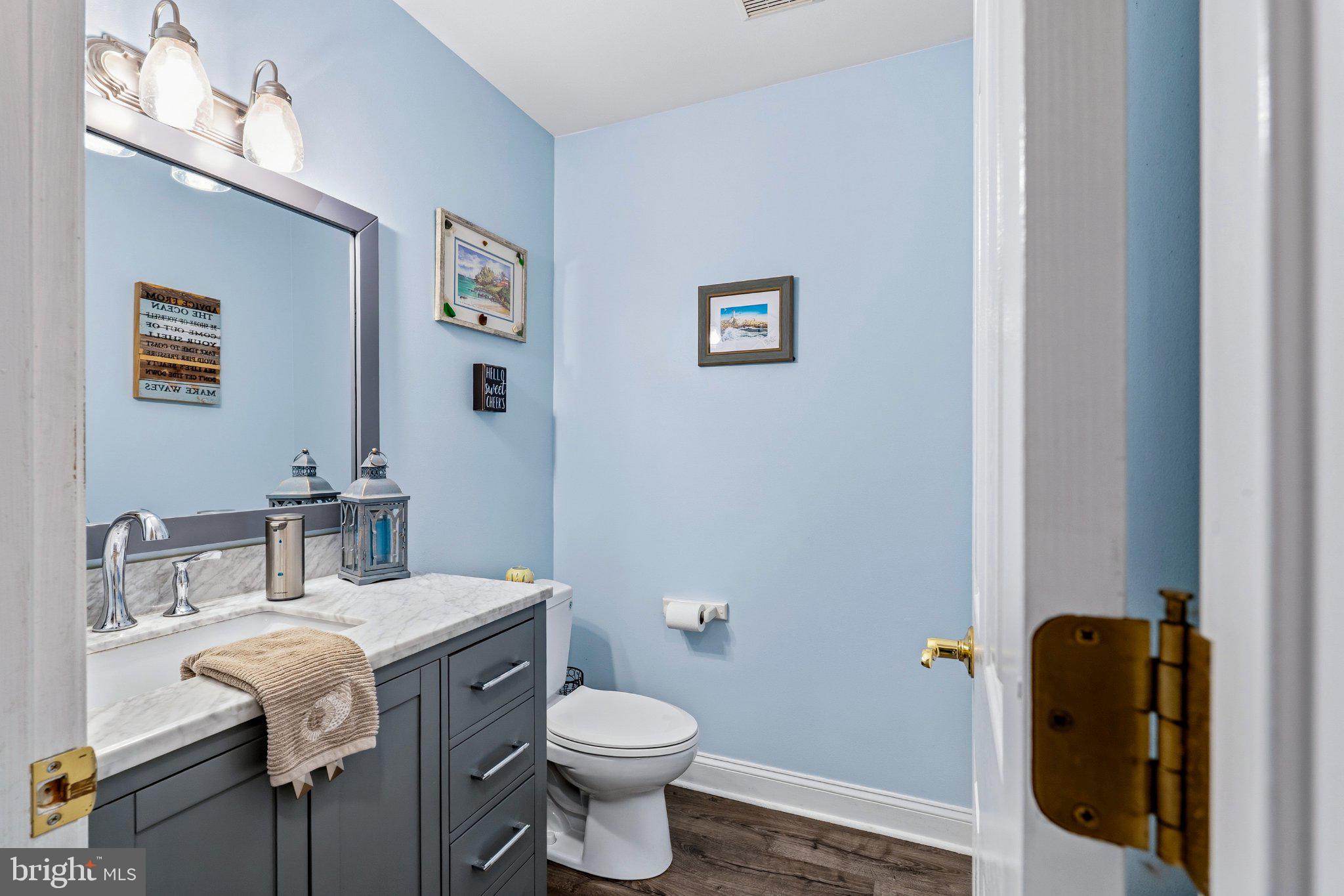 2 GREEN MEADOW COURT